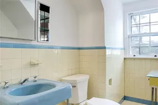 448 Abbey Rd N, Manhasset, NY 11030 - Photo 21