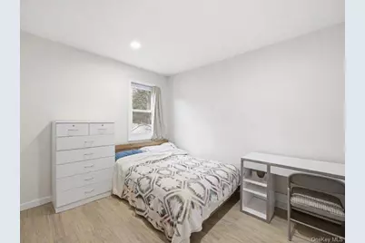 22 Midland Avenue, Port Jefferson, NY 11777 - Photo 29