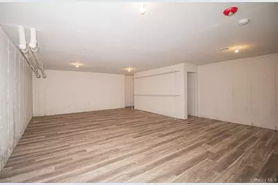 111 Ashley Court Avenue, North Babylon, NY 11703 - Photo 3