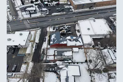 815 Old Country Road, Westbury, NY 11590 - Photo 21