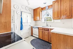 43 MacDonald St, Hempstead, NY 11550 - Photo 5