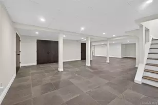 48 Westwood Ct, Woodbury, NY 11797 - Photo 45