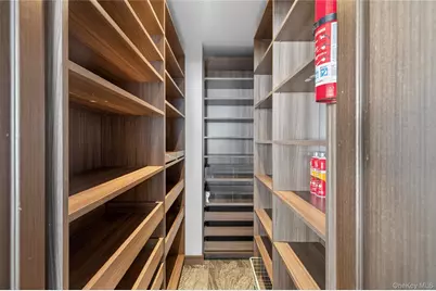 48 Westwood Court, Woodbury, NY 11797 - Photo 17