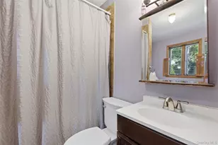142 Shore Dr, Sound Beach, NY 11789 - Photo 27