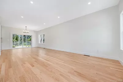 510 Bayport Avenue, Bayport, NY 11705 - Photo 5