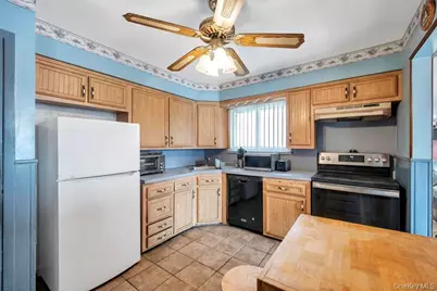 219 Bellerose Avenue, East Northport, NY 11731 - Photo 15