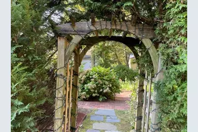 95 E Broadway, Roslyn, NY 11576 - Photo 29