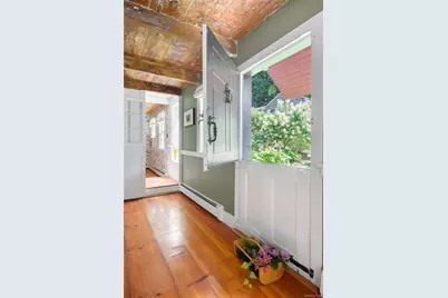 95 E Broadway, Roslyn, NY 11576 - Photo 9