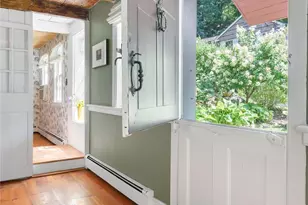 95 E Broadway, Roslyn, NY 11576 - Photo 9