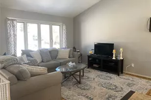 [Address not provided], Hauppauge, NY 11788 - Photo 3