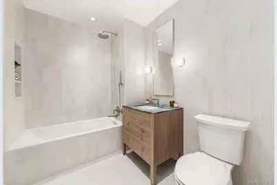 30-55 Vernon Boulevard #5N, Astoria, NY 11102 - Photo 5