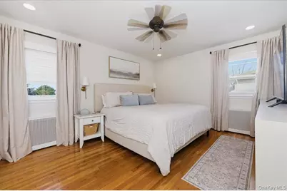 285 E Shore Drive, Massapequa, NY 11758 - Photo 13