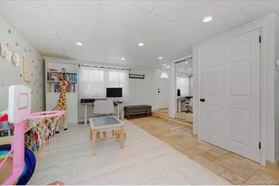 285 E Shore Drive, Massapequa, NY 11758 - Photo 11