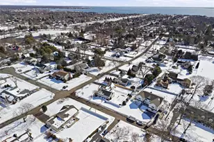 38 Bradish Ln, Bay Shore, NY 11706 - Photo 35