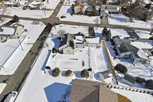 38 Bradish Ln, Bay Shore, NY 11706 - Photo 33