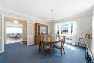 38 Bradish Ln, Bay Shore, NY 11706 - Photo 9