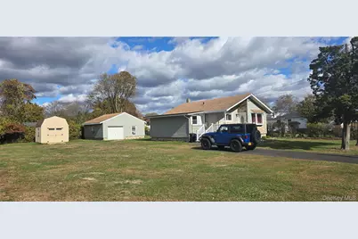 19 Kent Drive, Shirley, NY 11967 - Photo 9