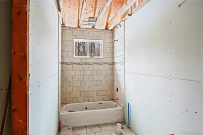 31 Valentine Road, Shoreham, NY 11786 - Photo 5