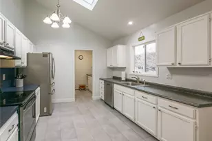 8 Shelley Ct, Middle Island, NY 11953 - Photo 7