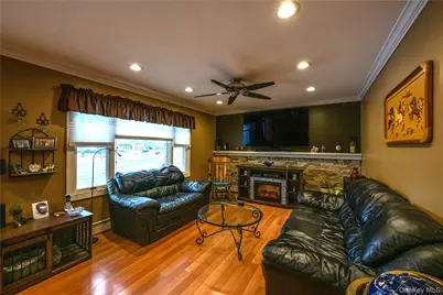 8 Shelley Court, Middle Island, NY 11953 - Photo 5