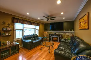 8 Shelley Ct, Middle Island, NY 11953 - Photo 5