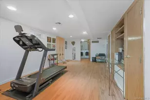 10 Darnley Pl, Huntington Station, NY 11746 - Photo 9