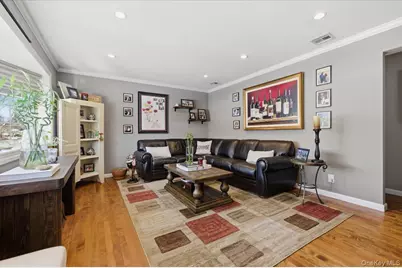 10 Darnley Place, Huntington Station, NY 11746 - Photo 3