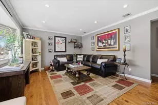 10 Darnley Pl, Huntington Station, NY 11746 - Photo 3