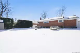 10 Darnley Pl, Huntington Station, NY 11746 - Photo 23