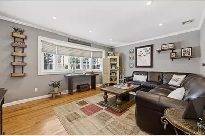 10 Darnley Place, Huntington Station, NY 11746 - Photo 5