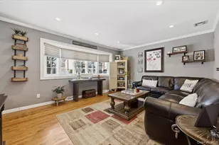 10 Darnley Pl, Huntington Station, NY 11746 - Photo 5