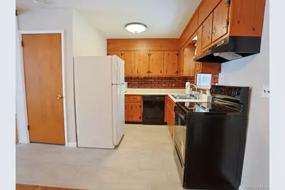 8 Wood Terrace, Newburgh, NY 12550 - Photo 5