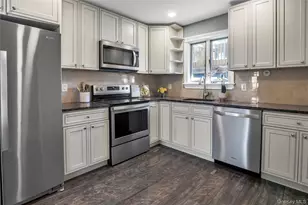 7 Miller Dr, Lake Grove, NY 11755 - Photo 3