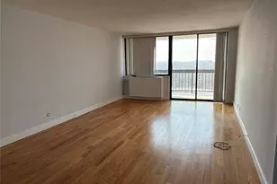 1 Bay Club Dr, Bayside, NY 11360 - Photo 5