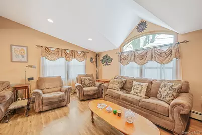 68 Coppersmith Road, Levittown, NY 11756 - Photo 5