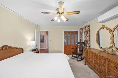 449 Mineola Boulevard, Williston Park, NY 11596 - Photo 15