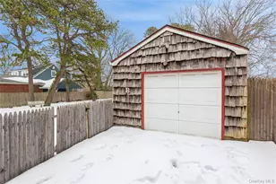 51 Forest Ave, West Babylon, NY 11704 - Photo 19