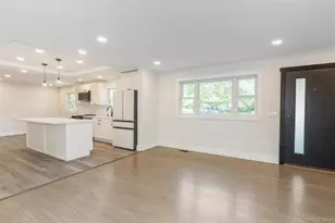 7 Magnolia Ln, Miller Place, NY 11764 - Photo 5