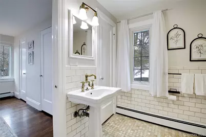 27 Oakland Drive, Port Washington, NY 11050 - Photo 15