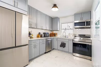 17 Armell Street, Huntington Station, NY 11746 - Photo 7