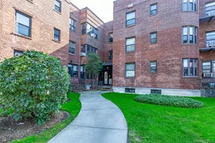 150 S Middle Neck Rd, Great Neck, NY 11021 - Photo 1