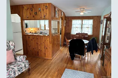 126 Michael Road, Oakdale, NY 11769 - Photo 5