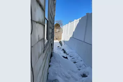 39 McCollom Place, Yonkers, NY 10704 - Photo 13