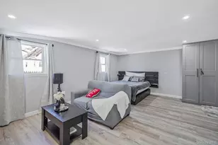 22 Eisenhower Ave, Brentwood, NY 11717 - Photo 19