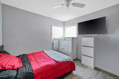 22 Eisenhower Avenue, Brentwood, NY 11717 - Photo 15