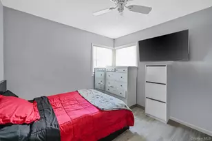 22 Eisenhower Ave, Brentwood, NY 11717 - Photo 15