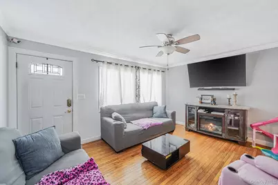 22 Eisenhower Avenue, Brentwood, NY 11717 - Photo 5