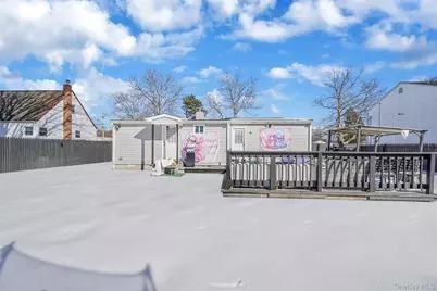 22 Eisenhower Avenue, Brentwood, NY 11717 - Photo 29