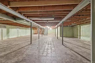 22 Wenwood Dr, Glen Head, NY 11545 - Photo 27