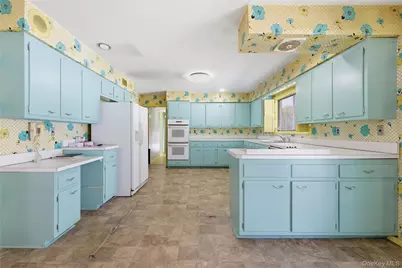 22 Wenwood Drive, Glen Head, NY 11545 - Photo 13